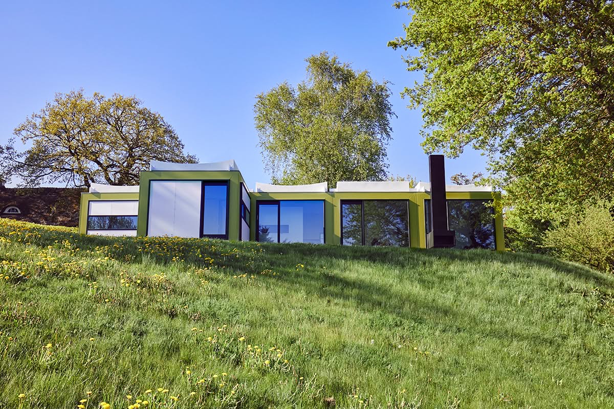 Arne Jacobsen Kubeflex summerhouse at Trapholt Museum showcasing modular Danish architecture design