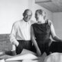 Alvar-ja-Elissa-Aalto-Maison-Carrén-olohuoneessa-rakennustöiden-loppuvaiheessa-1959.-Alvar-and-Elissa-Aalto-in-Maison-Carré-1959-Photo-Alvar-Aalto