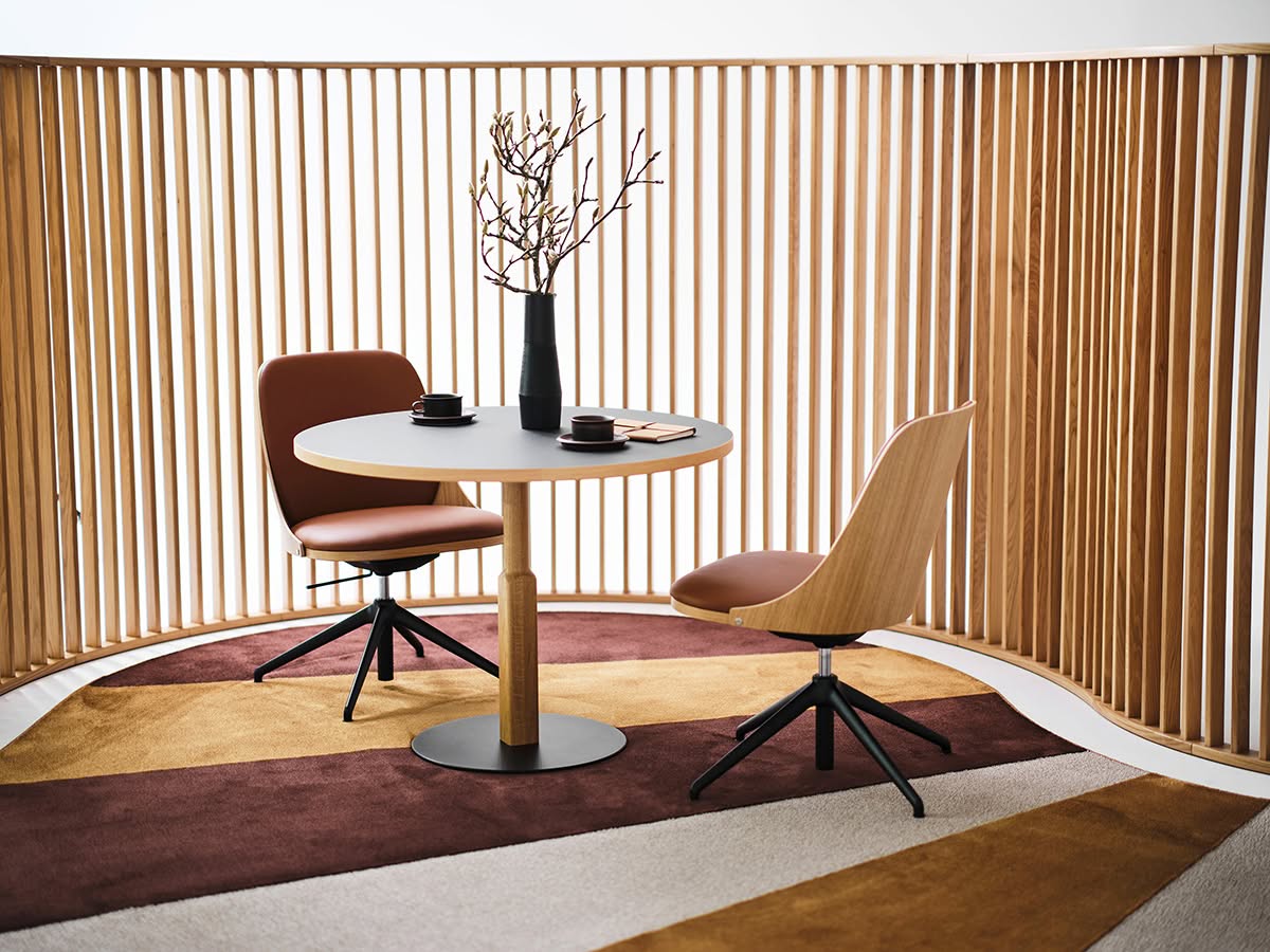 Clean presentation of Sander Conference chair showcasing 1950s Svensk Fur revival and contemporary functionality