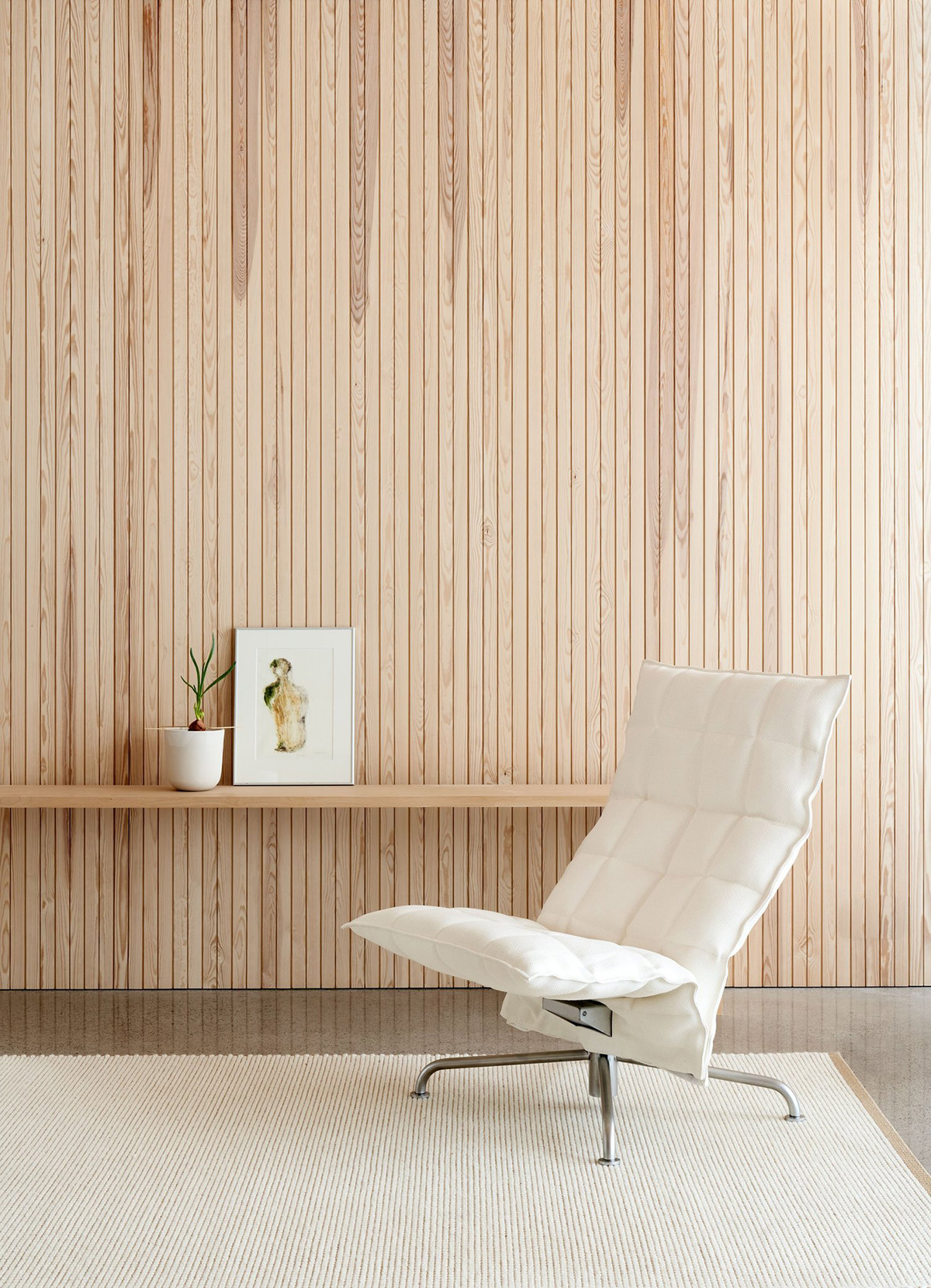Minore hand-woven carpet by Hanna Korvela featuring natural wool and paper yarn in earthy tones