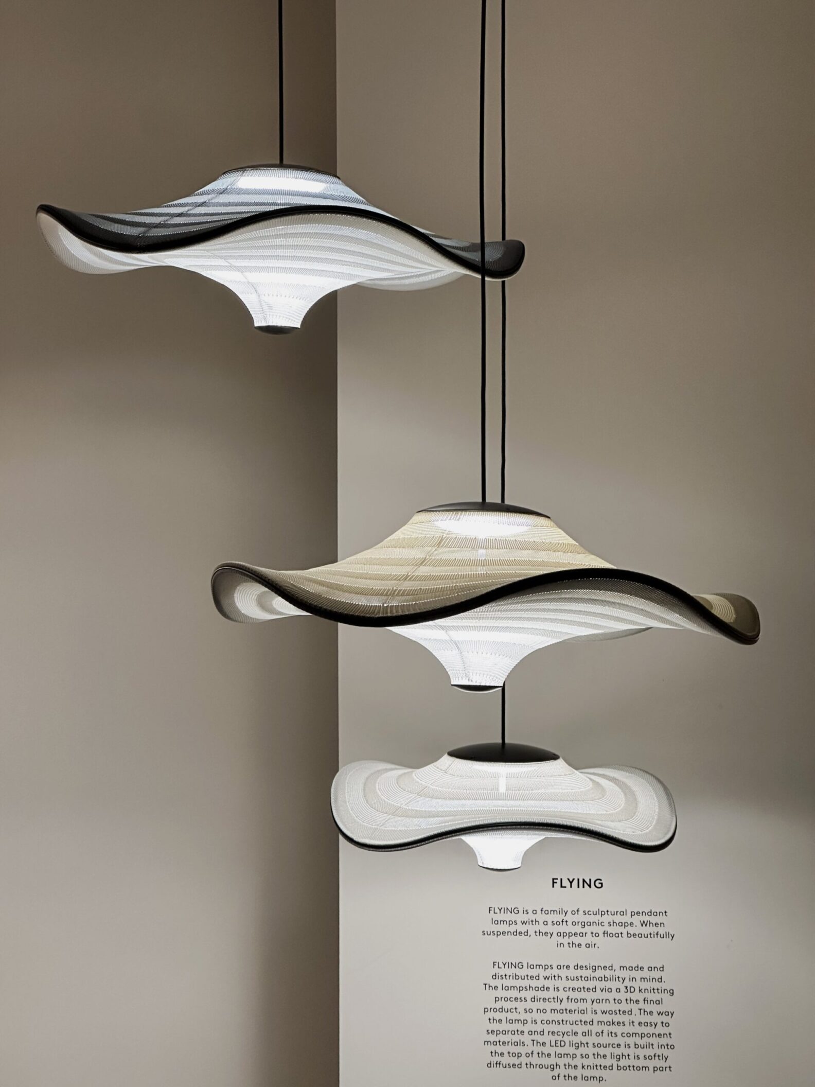 Flying lamp Boris Berlin Made by Hand Salone del Mobile 2023 3D knit sustainable sculptural pendant aluminum frame LED