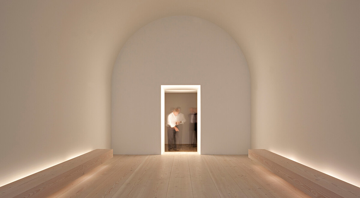 Minimalist Plain Space exhibition design by John Pawson at London's Design Museum in 2010