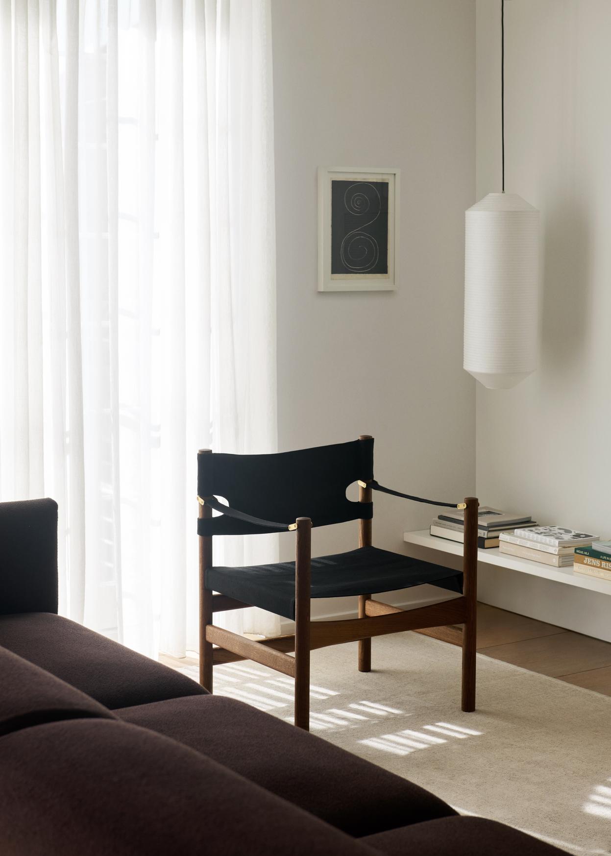 Fredericia reintroduces elegant 1960s Canvas 21 Chair by Danish design master Børge Mogensen