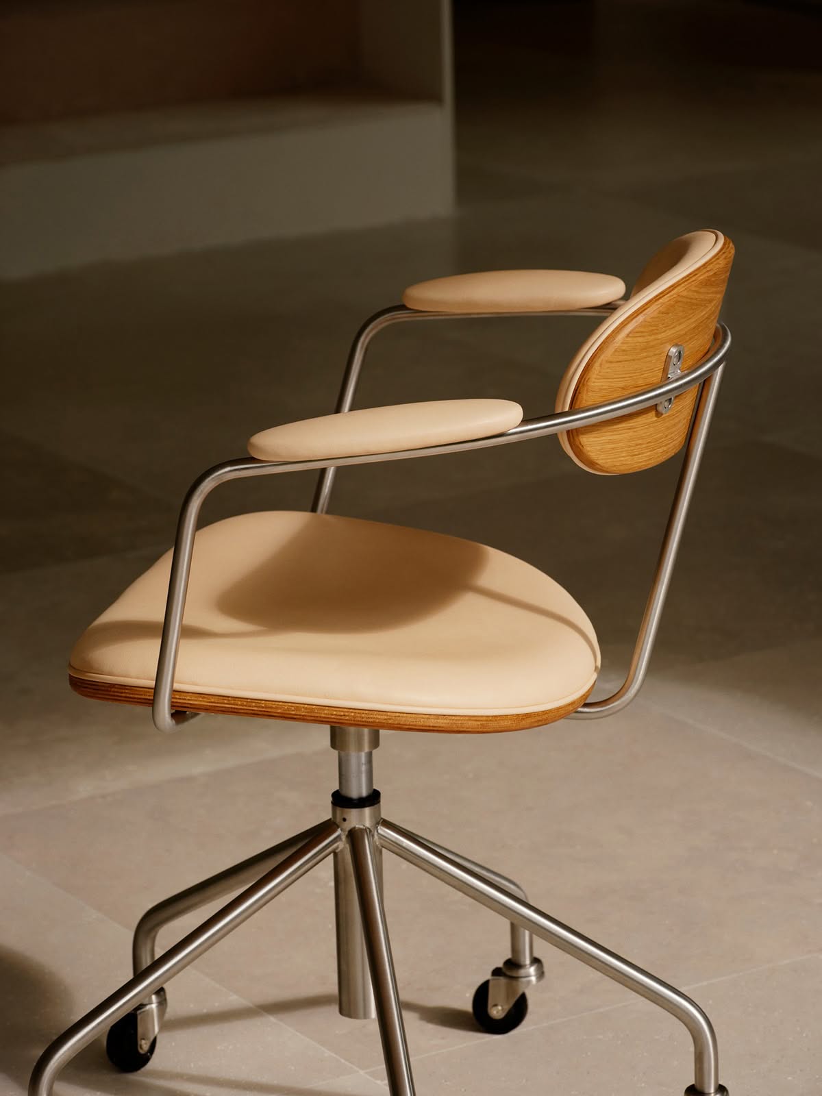 Wegner's CH621 Swivel Chair 1948, Returns to Carl Hansen & Søn