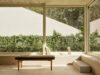 Foyer-bench-vilhelm-lauritzen-carl-hansen-and-son-2 | ScandinavianDesign.com