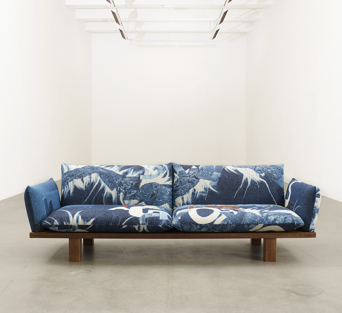 Lk Hjelle Magne Furuholmen25207754rett | ScandinavianDesign.com