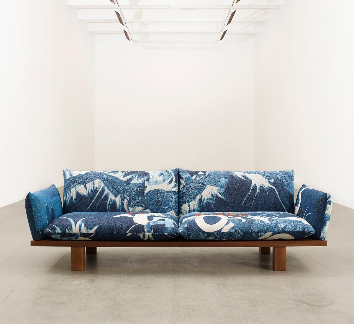 Lk Hjelle Magne Furuholmen25207754rett | ScandinavianDesign.com
