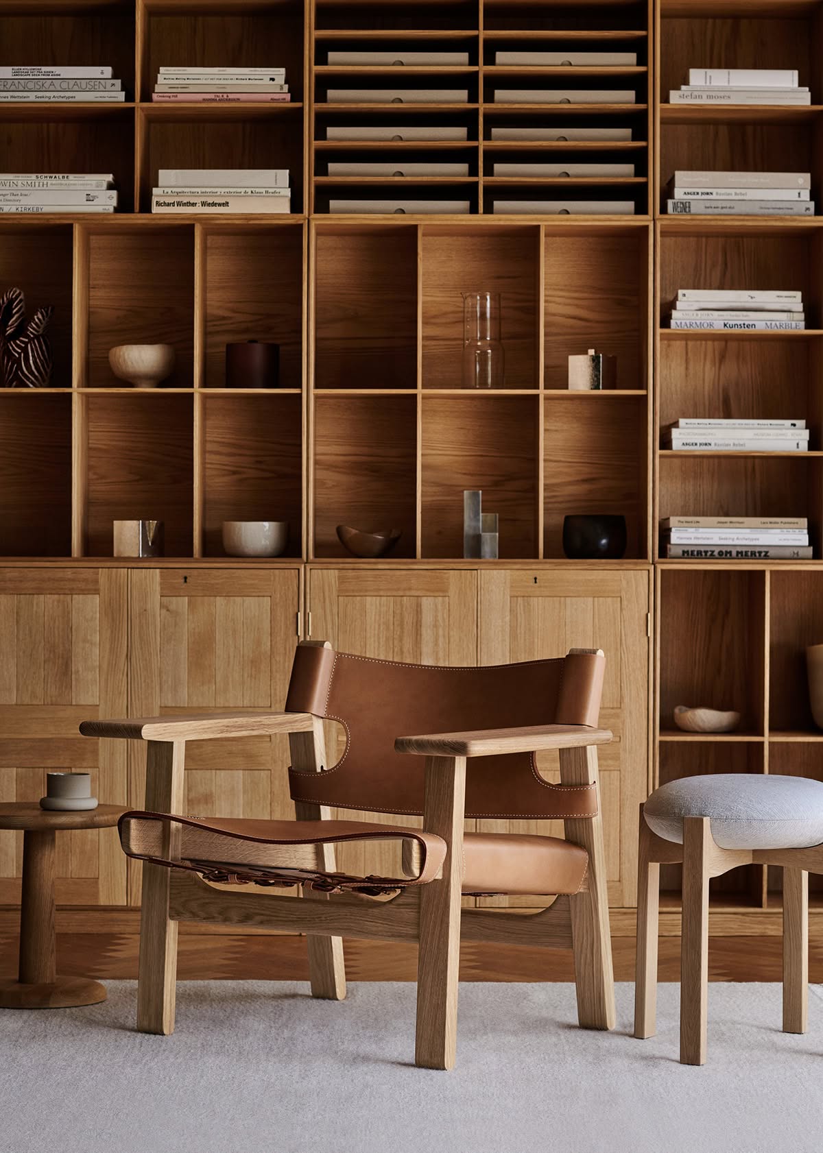 Spanishchairnaturaloaklightoil_mkbookcasesoakoil_pioneerbeda130_pontableoakoil | ScandinavianDesign.com