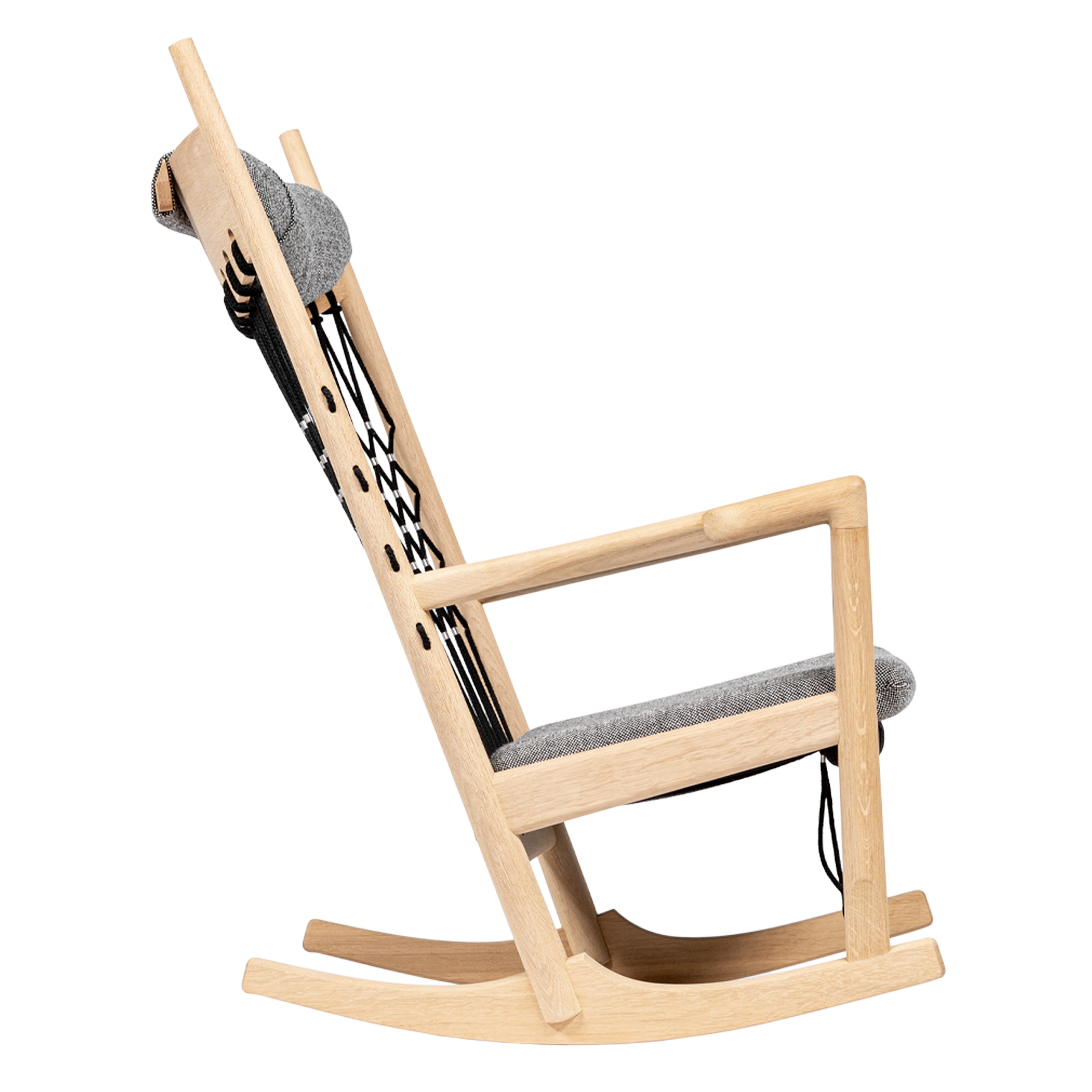 Pp_mobler_wegner_pp124_rocking_chair_oak_soap_hallingdal_166-3 | ScandinavianDesign.com