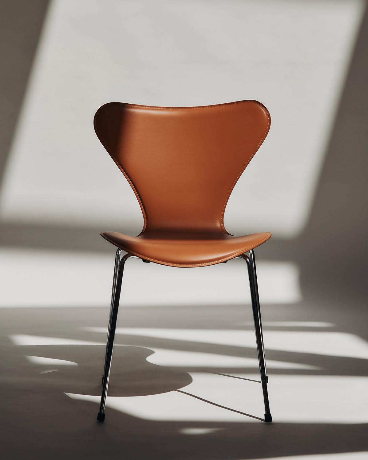 Fritz Hansen presents the Series 7 Tailored | Arne Jakobsen