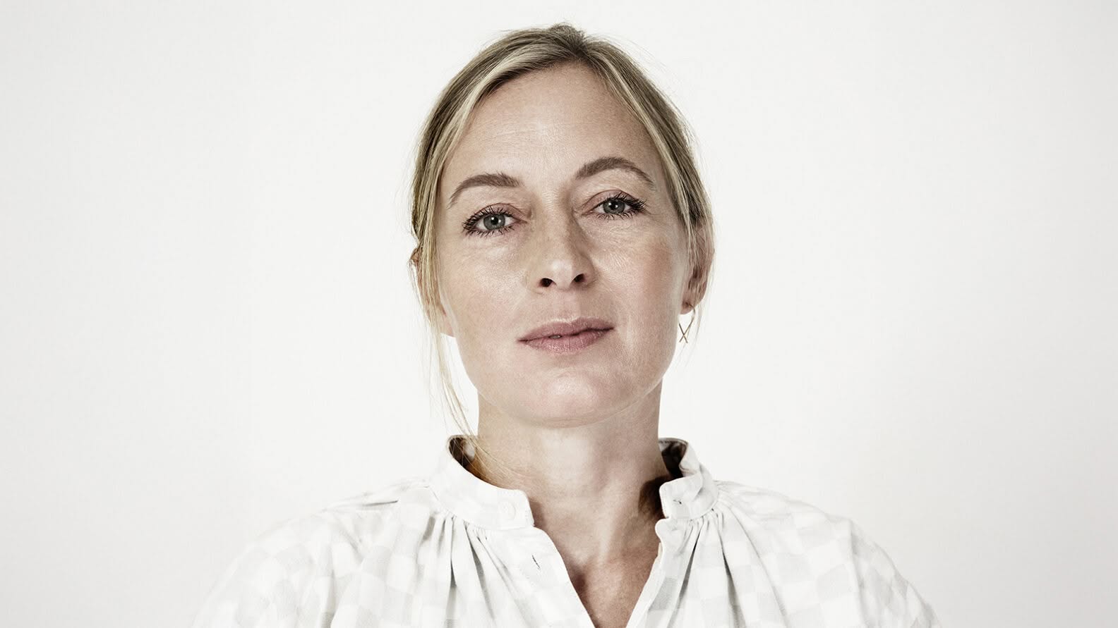 Portrait-cecilie-manz-photo-credits-casper-sejersen_3 | ScandinavianDesign.com