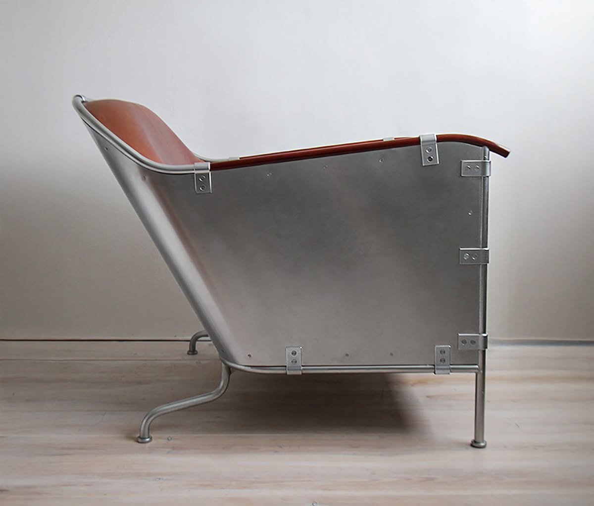 Rex-mats-theselius-1995-profil | ScandinavianDesign.com