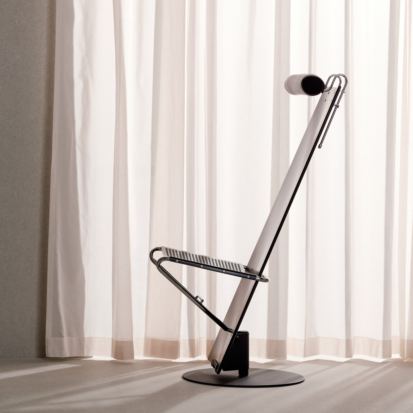 Lammhults_planka_chair_black_e01 | ScandinavianDesign.com