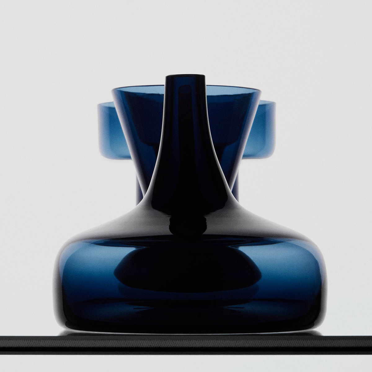 Midsummer Vases Midnight Blue By Claesson Koivisto Rune For Orrefors | ScandinavianDesign.com