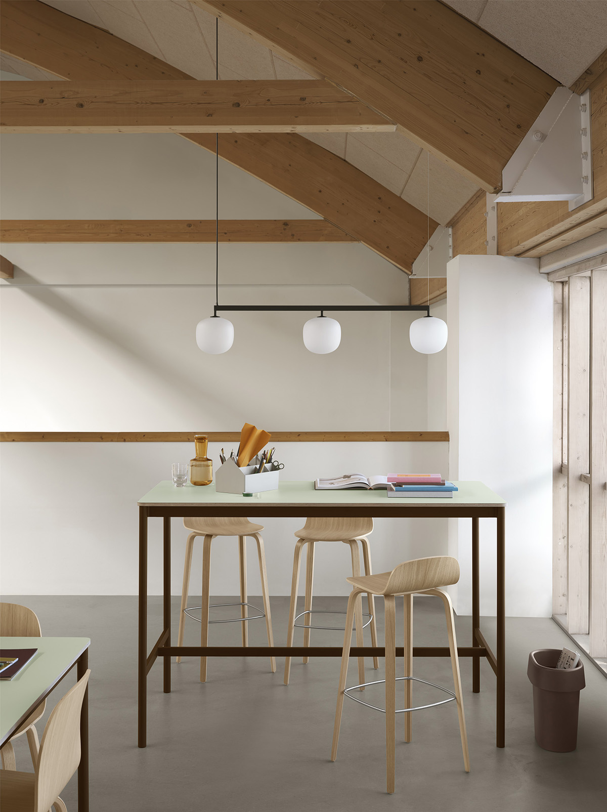 Rime-rail-lamp-black-muuto-taf-studio-2 | ScandinavianDesign.com