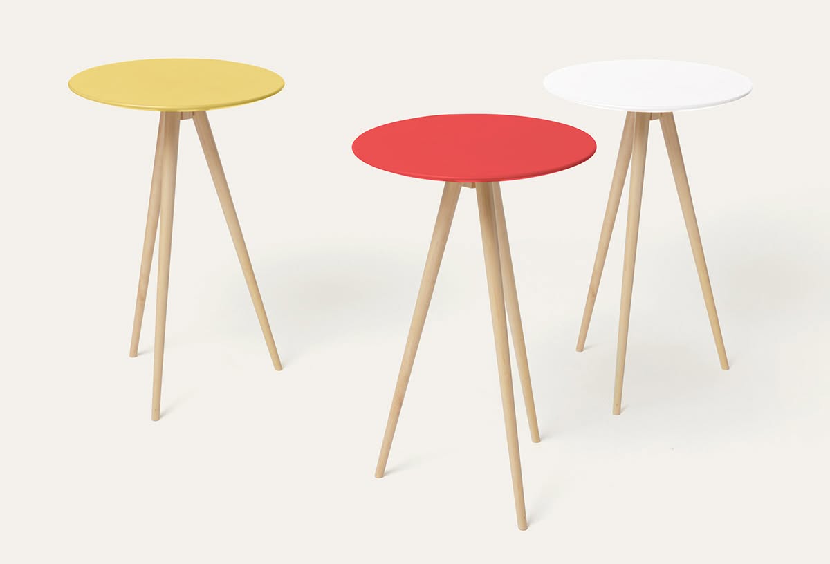 TRIP A small, light three legged table to be placed next to a chair, armchair or in front of the sofa. The tabletop and undercarriage can be painted in any color. Design: Mårten Cyrén
