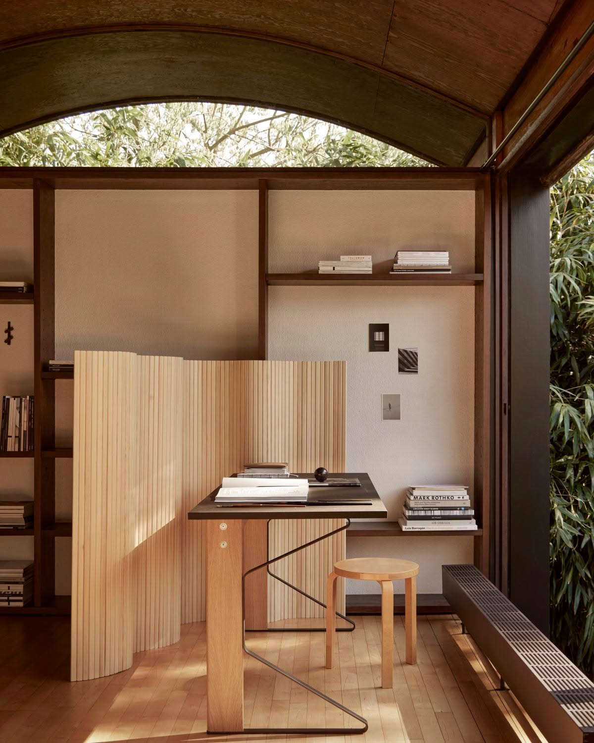 ALVAR AALTO タイル ARABIA ブラウン Alvar Aalto Screen 100 | Artek New Sizes 2025