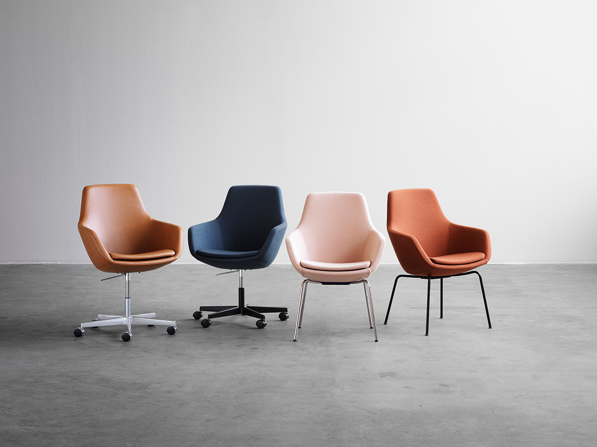 Fh_little_giraffe_office_3211_dinner_3201_fh_colour_6001_blue_pink_terracotta_crom_base_black_base_high | ScandinavianDesign.com