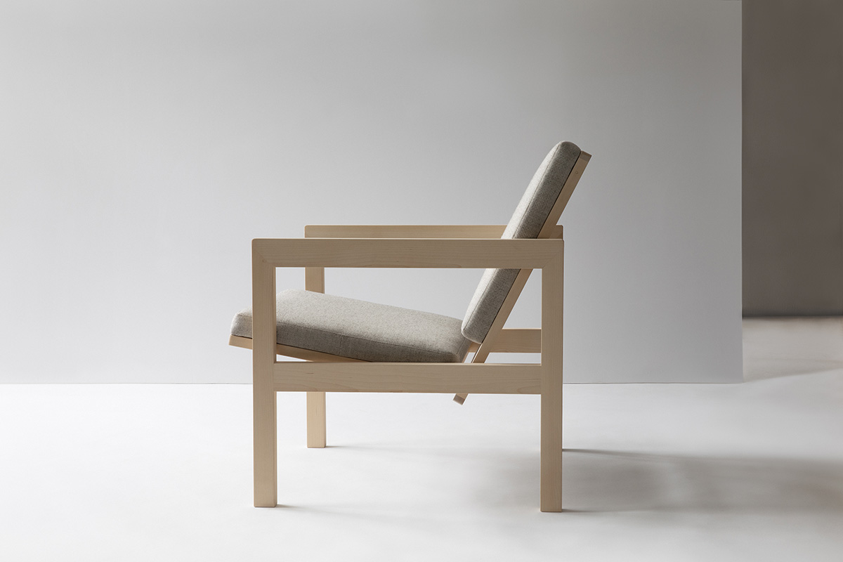 ARKITECTURE YKA1 B F3 birch wood oil mix Kvadrat Molly fabric space2