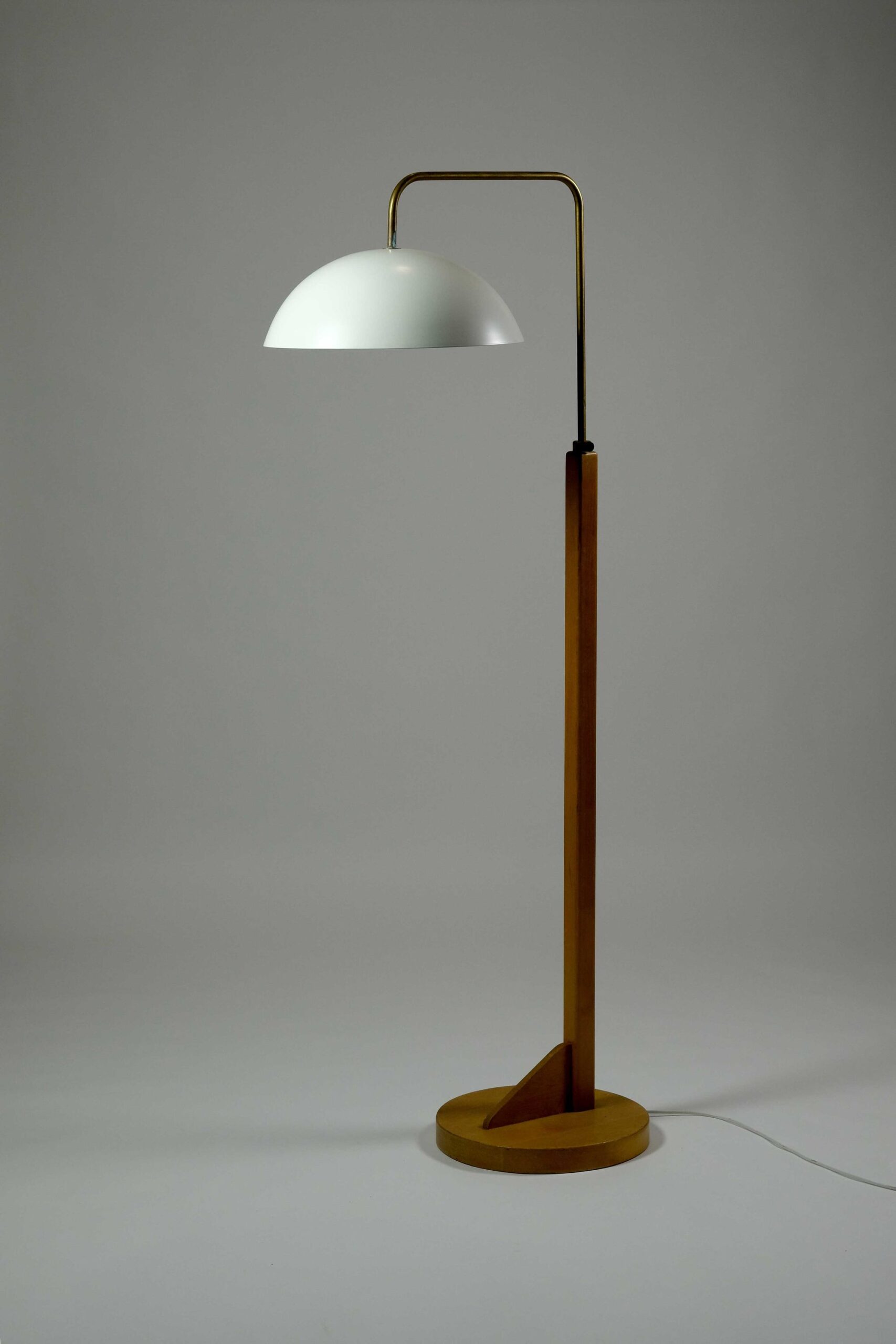 Aino Aalto Golvlampa 607 A1941 Pertti Männistös photo Anssi Vaarola