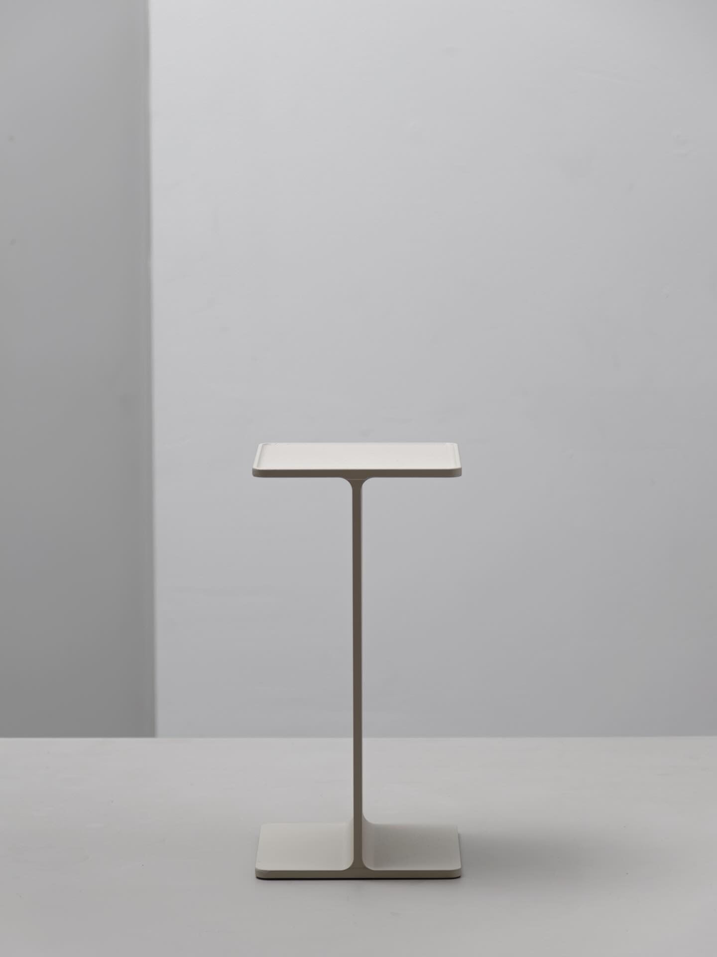 Museum Pedestal TAF studio string 1