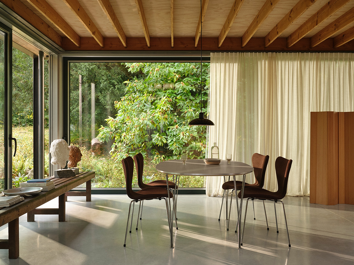 PK111 Screen by Poul Kjærholm — Fritz Hansen | ScandinavianDesign.com