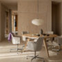 Lammhults Carousel armchair beige Ponto table ash e02.jpg