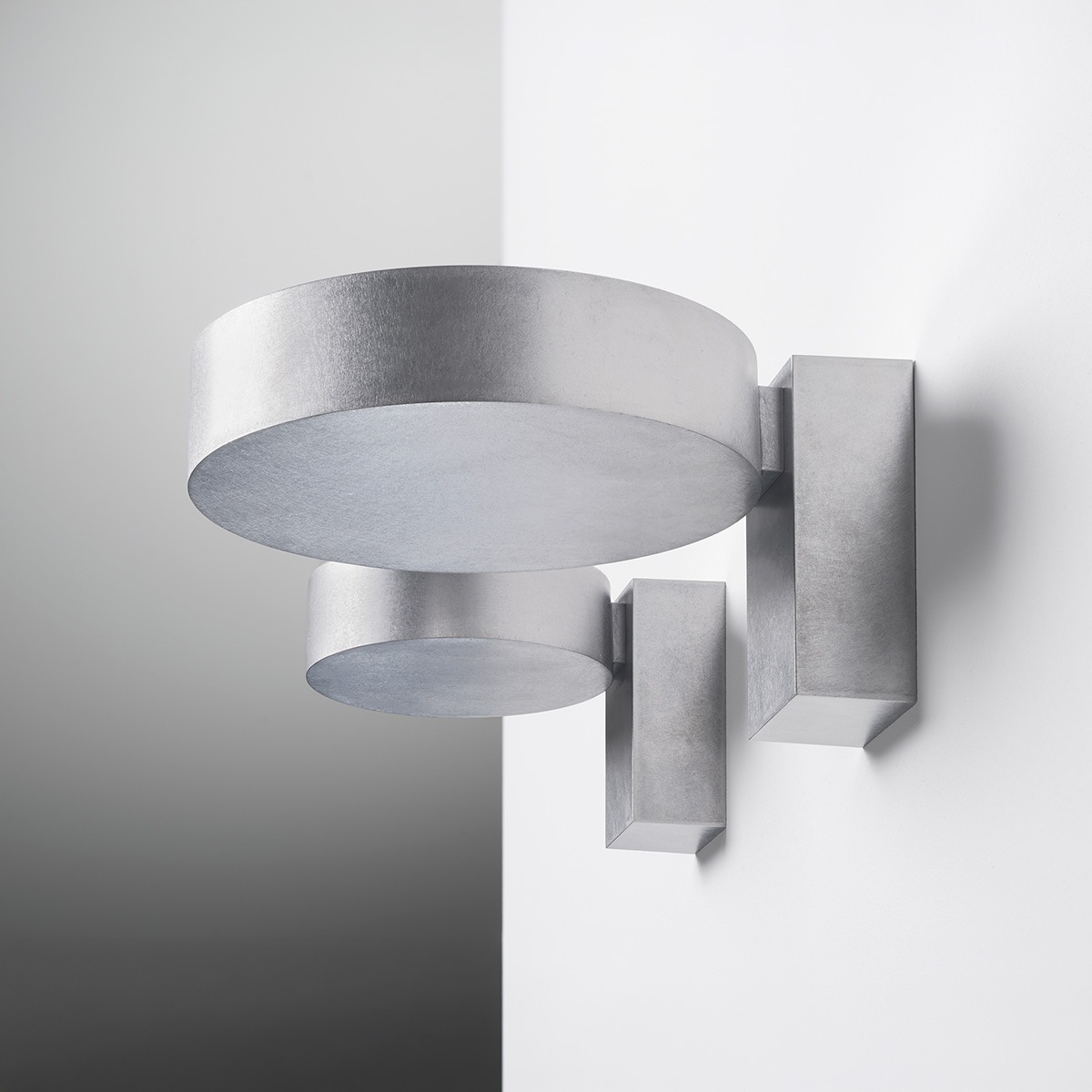 alto wall studio shooting malmoe sweden lighting wastbergplus johan kalen photographer 02 Alto Wall lamp by Dirk Winkel for Wästberg, wall-mounted indirect uplight