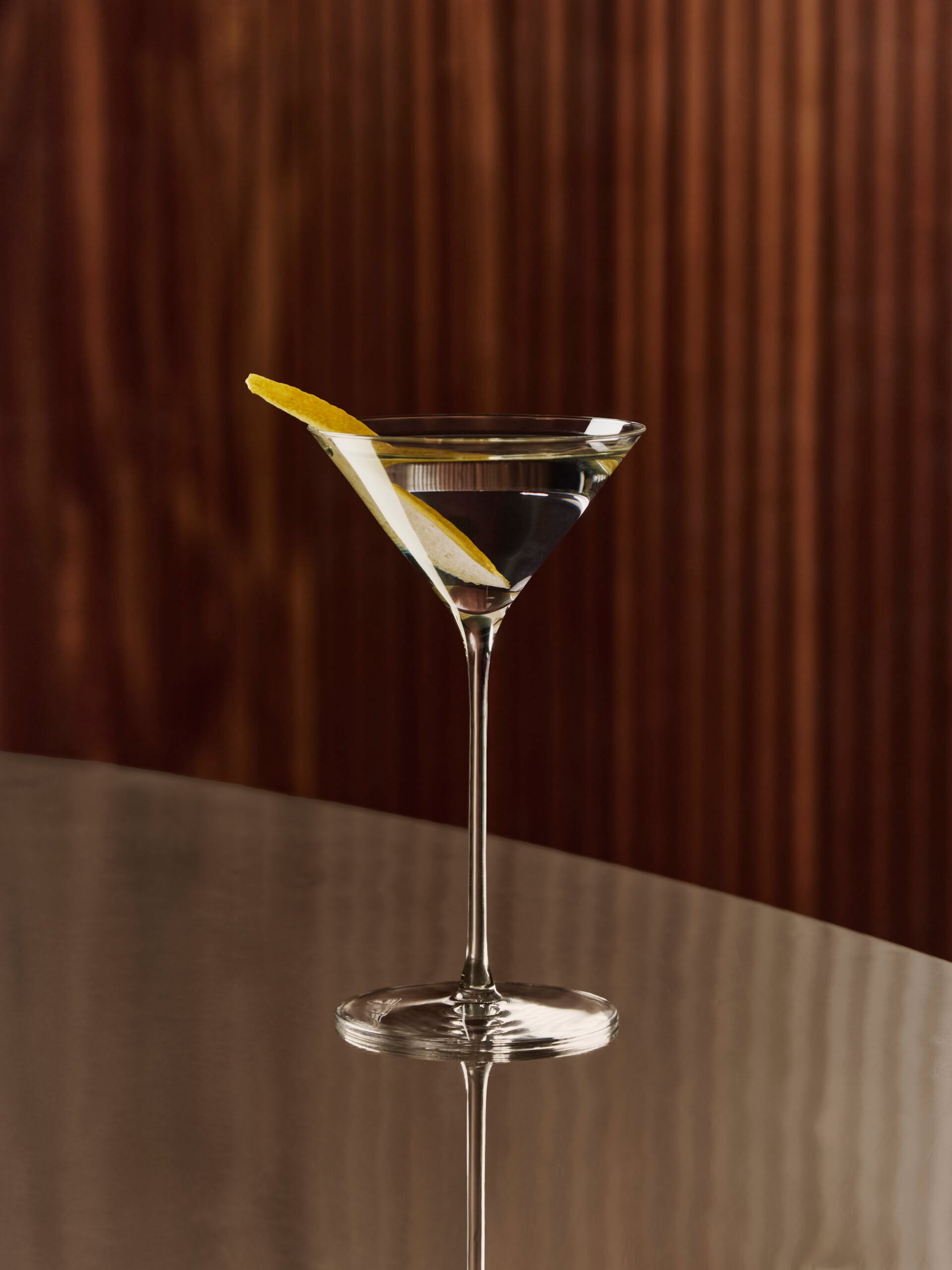 6402854 orrefors x bjorn frantzen martini env 01 3x4 2 1920x2560 6402854 orrefors x bjorn frantzen martini env 01 3x4 2 1920x2560