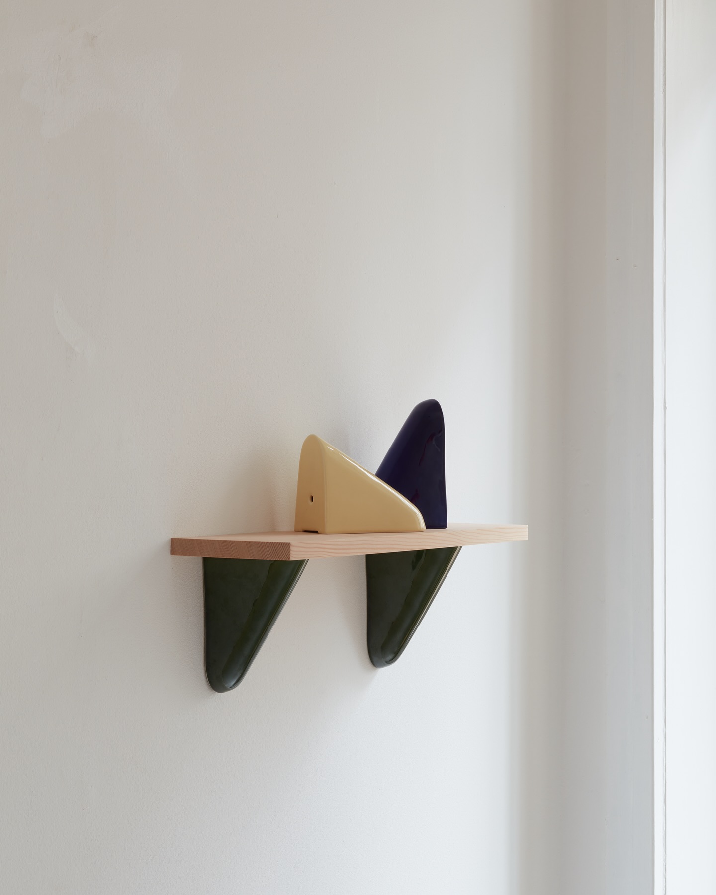 Daniel Rybakken ceramic console raawii Daniel Rybakken ceramic console raawii