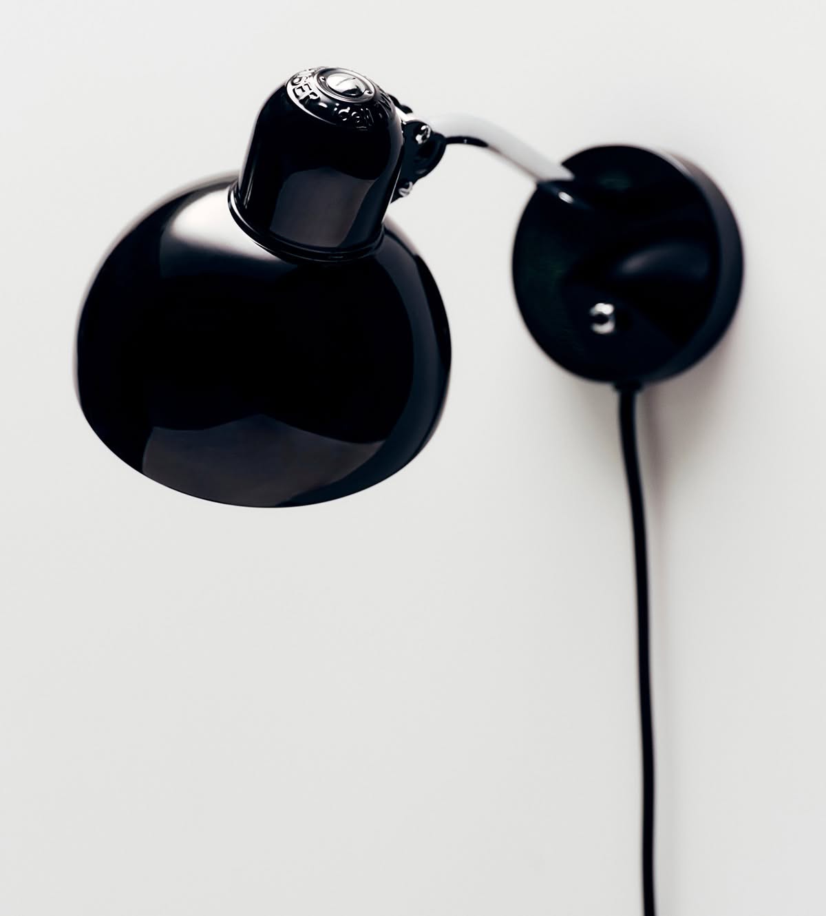 Fritz Hansen KAISER idell Black 1
