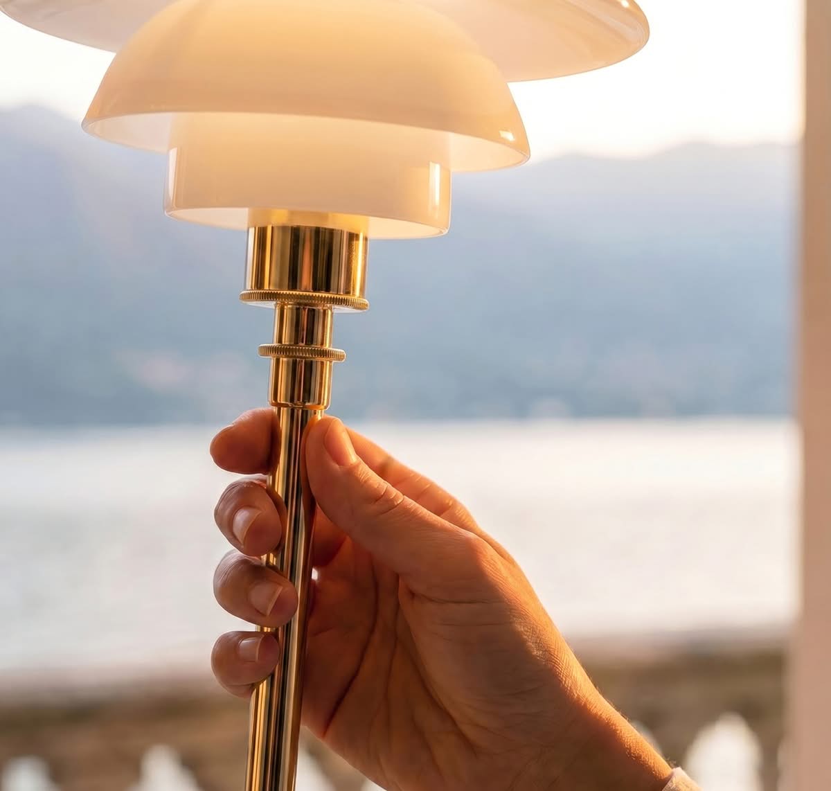 SS26 PH 1 1 Portable Brass Her terrace 03 SS26 PH 1 1 Portable Brass Her terrace 03