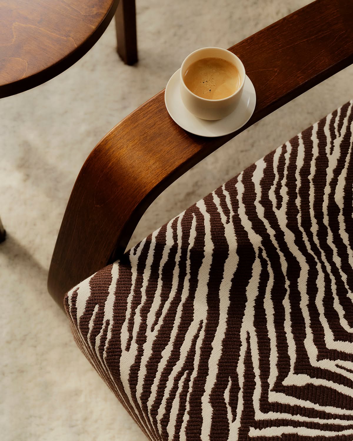 Artek Zebra 2026 Armchair 400 Tank Brown and White Zebra Table 90D master Artek Zebra 2026 Armchair 400 Tank Brown and White Zebra Table 90D master